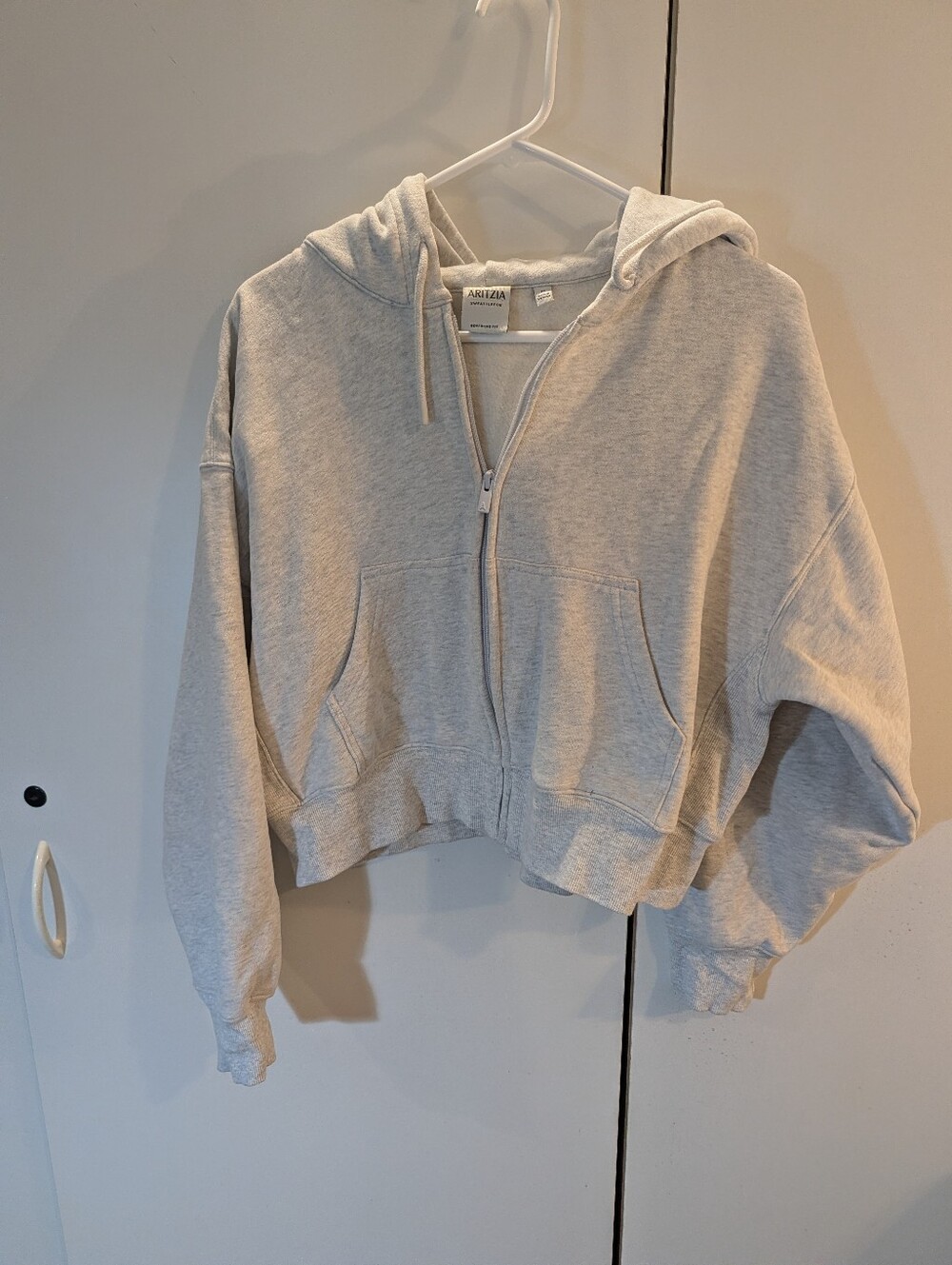 Aritzia Woman's Medium Gray Boyfriend Fit Cropped Sweatfleece zip-up hoodie